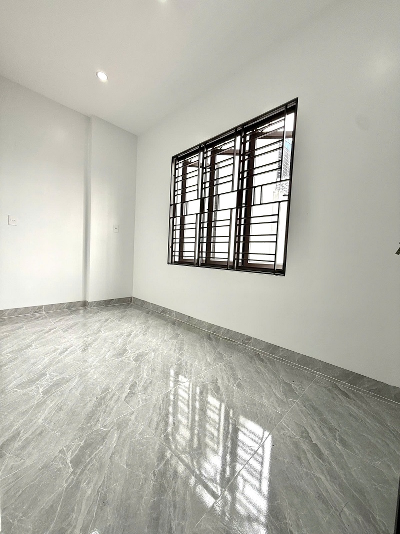 BÁN NHÀ PHỐ ĐỒNG HÒA, KIẾN AN – NHÀ MỚI, SÂN CỔNG RIÊNG, Ô TÔ ĐỖ CỬA